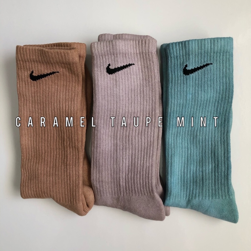 🆕3 Pack ⭐️Nike Custom Colour Unisex Crew Socks | Any colour you choose - Picture 3 of 13